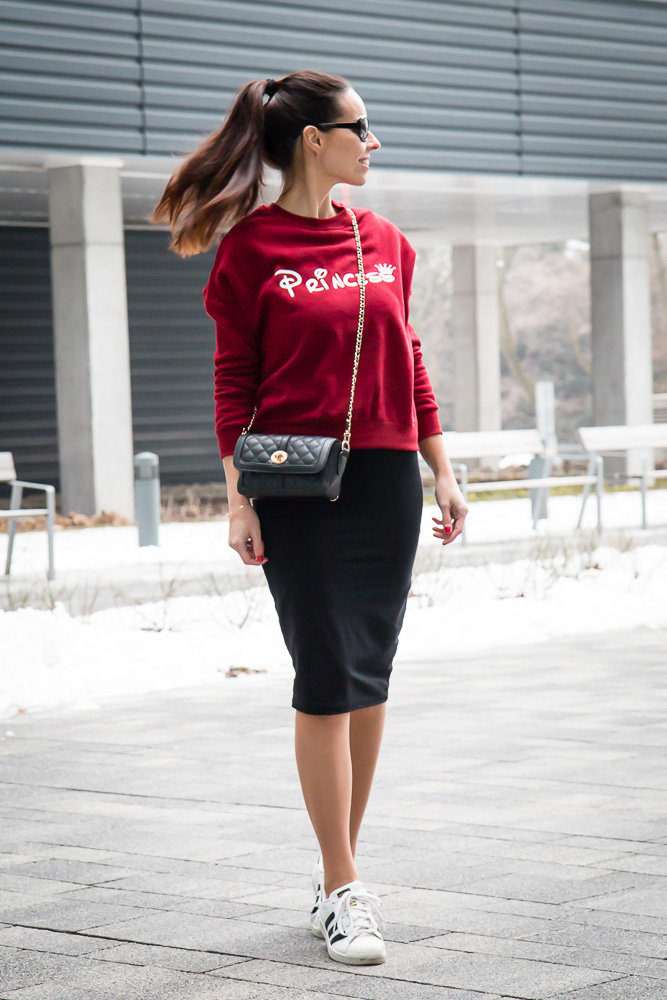 Burgundy sweatshirt from SheIn - Tina Chic