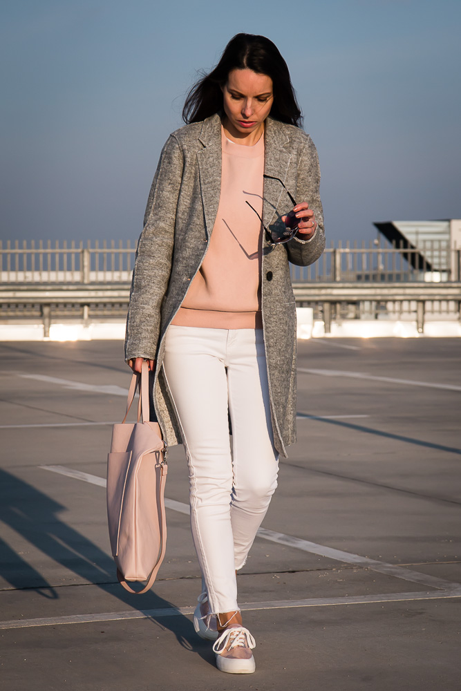 3 WAYS TO STYLE YOUR GREY COAT (TLNIQUE)  Grey coat outfit, Grey coat  outfit winter, Coat outfit casual