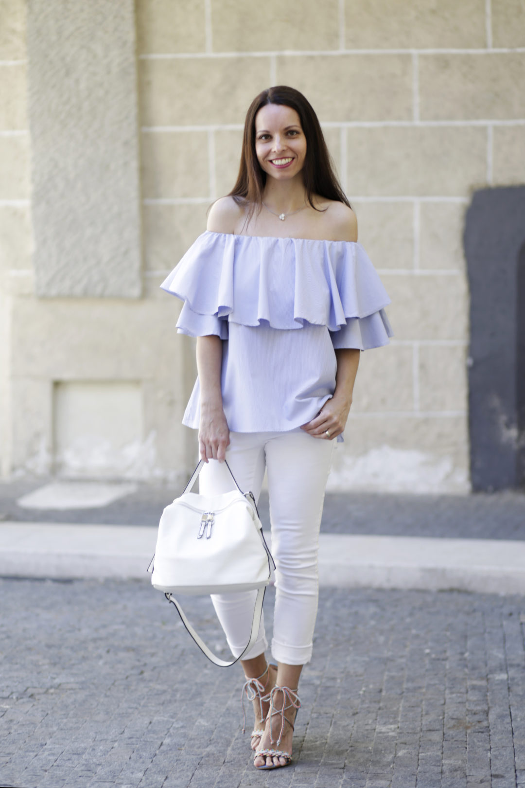 blue and white summer outfits